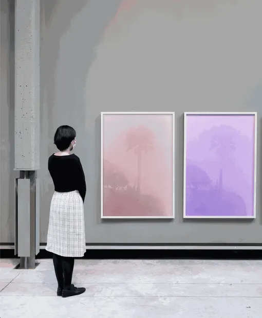 LOOP M&auml;dler draws on the natural yet intentional repetition found in musical rhythms in his depictions of the iconic ocean-side...