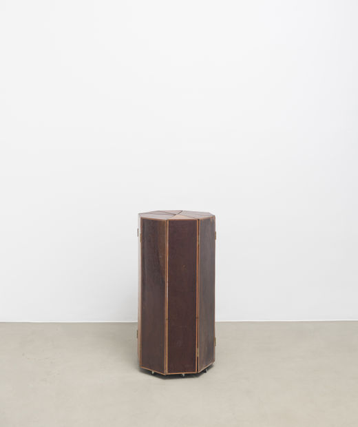 Um conjunto de 20 obras em diferentes linguagens marca a quinta exposi&ccedil;&atilde;o individual de Marepe na Galeria Luisa Strina e...