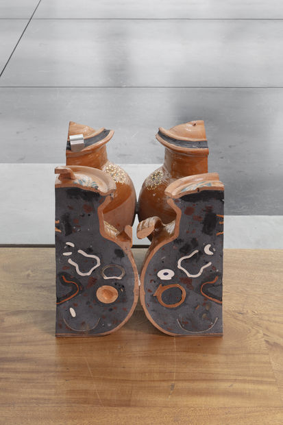 Javier Carro Temboury de Olla 4/4 (Caf&eacute; Transversal VI), 2025 Clay pot, ceramic cups and dishes, coffee leftovers and tezontle...