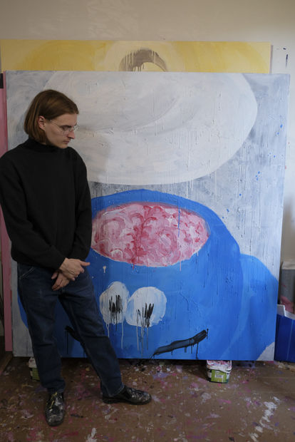 N&eacute; en 1993. Vit et travaille &agrave; Paris. Dipl&ocirc;m&eacute; de l&rsquo;ENSBA (Ecole Nationale Sup&eacute;rieure des Beaux-arts de Lyon), Lyon, en...