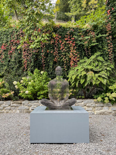 SITTING MAN, Stainless steel, 106 x 84 x 62 cm