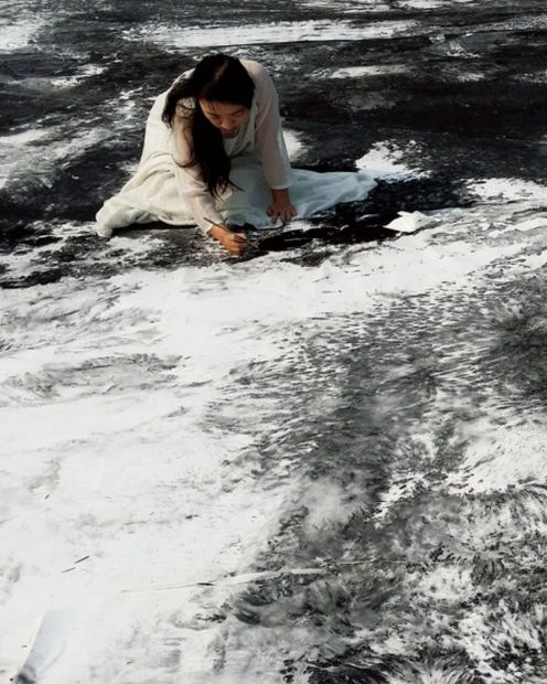 Bingyi&rsquo;s new landscape painting language inverts the traditional relationship between brush and ink. In her pursuit of a contemporary art...