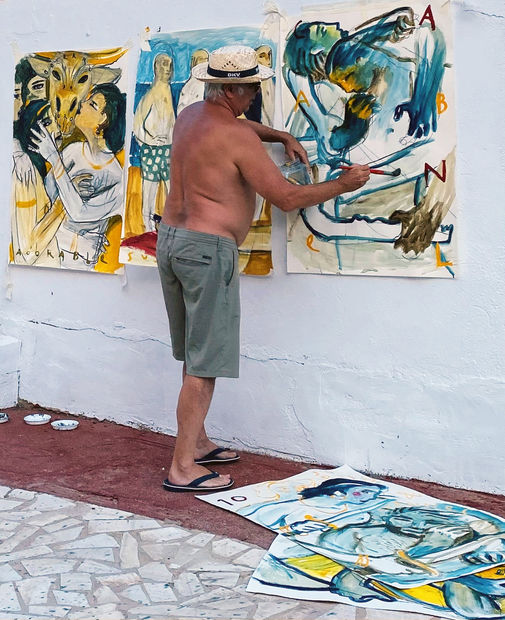 I started to work without previous premises, without rational objectives, without a plan. Paper on a wall or on the...