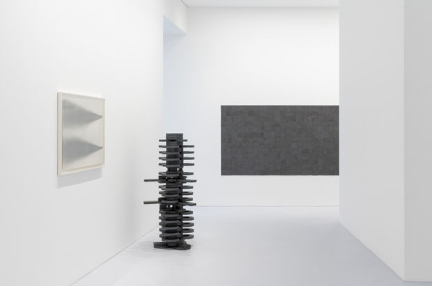 Lou Jaworski und Michael Venezia treten in ihrer von max goelitz pr&auml;sentierten Duo-Ausstellung ROMs einen generations&uuml;bergreifenden Dialog an, der einen...