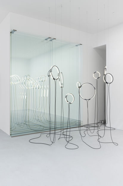 &bdquo;Der Betrachter begegnet sich durch den Spiegel selbst, w&auml;hrend er im Objekt steht. Das ist mehr als nur ein normales...