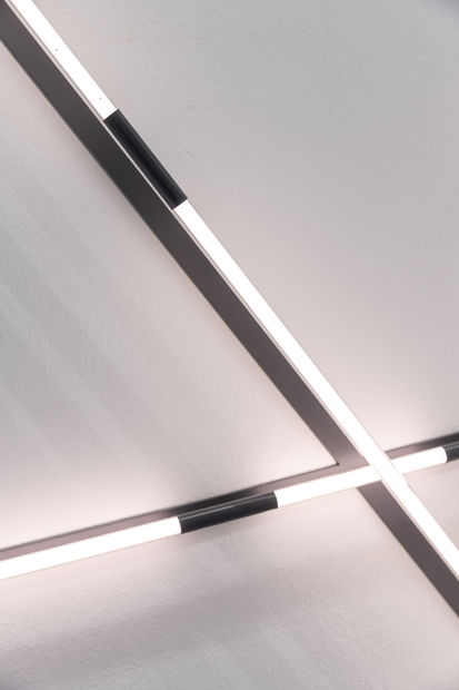 Das Morsealphabet ist ein fr&uuml;her bin&auml;rer Code aus nur zwei Elementen: kurz &ndash; lang, ein &ndash; aus, mit dem jede...