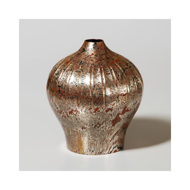 During his time at the Department of Design and Applied Arts in the Facultuy of Arts at Hiroshima City University,...