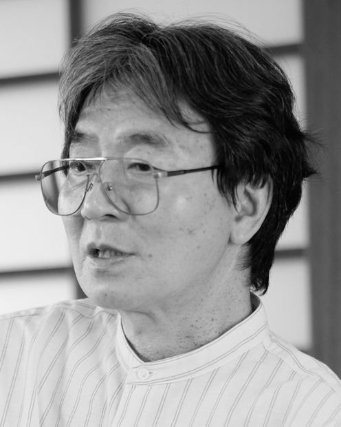 There is no better black than the black of urushi, a unique substance that captivates all who see it. I...