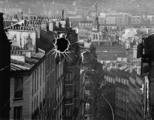 THE POWER OF PHOTOGRAPHY CDLXI, Broken Plate, Paris, 1929