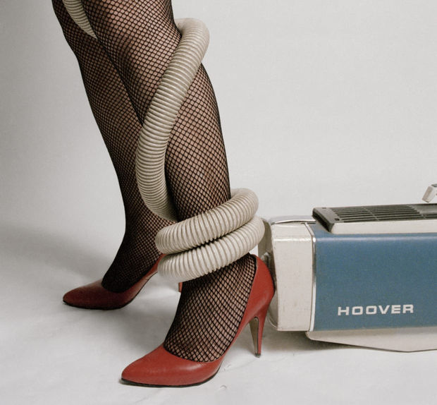 Photo therapy, as developed by Jo SPENCE in collaboration with Rosy MARTIN, offers ways of making visible repressed memories, conflicts,...