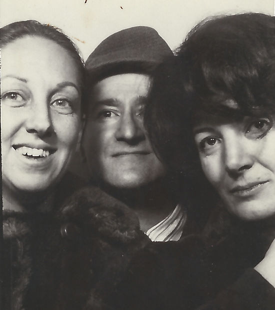 'As in Narciso, also Indumenti focuses on the necessary reflection on the relationship between action and experience, in which the...