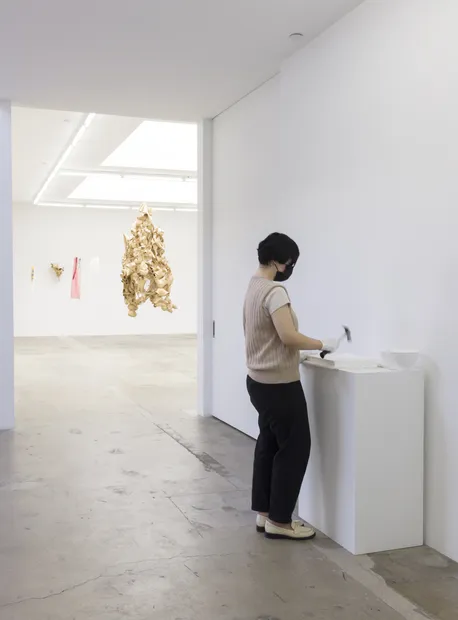 someone breaking dry ice