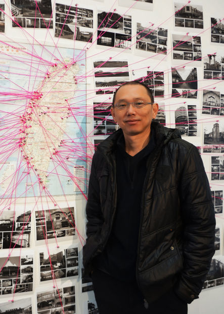 姚瑞中, 1969 年生於台灣台北,現居、工作於台灣台北。