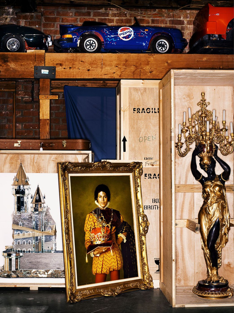 Henry Leutwyler, Neverland Crated, 2009