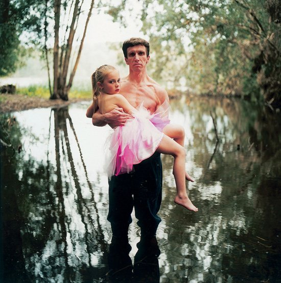 Michal Chelbin, Angelina with her Father, Israel, 2005