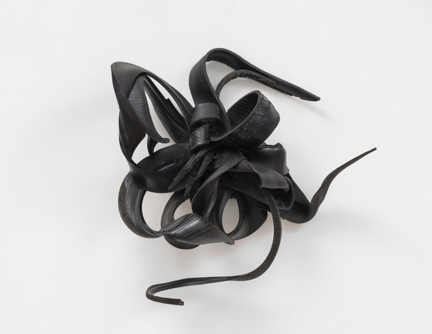 Chakaia Booker, Unrelated Messaging, 2000