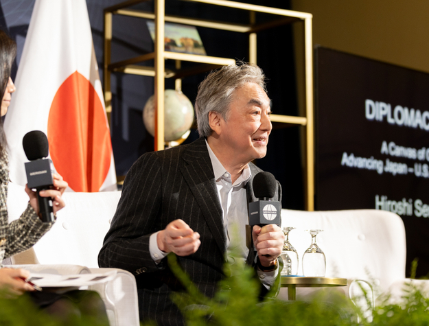 バックステージ