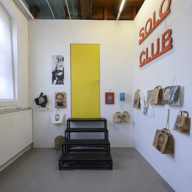 Text by Lucette ter Borg on the work and exhibition 'Opgeschort' by Peter Morrens at Club Solo (Breda)