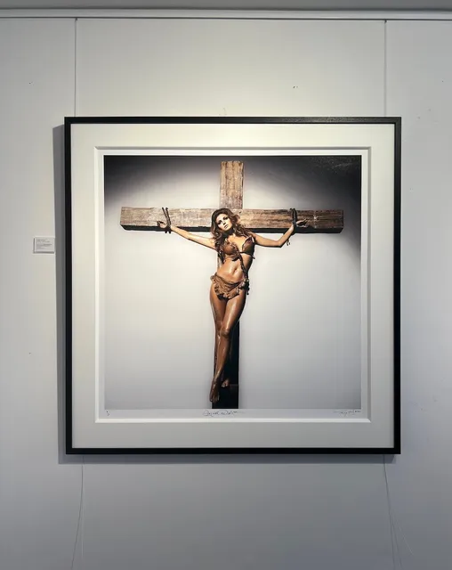 Terry O'Neill, Raquel Welch On The Cross (co-signed edition), 1966