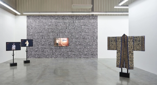 ANAHITA RAZMI / CARBON.12