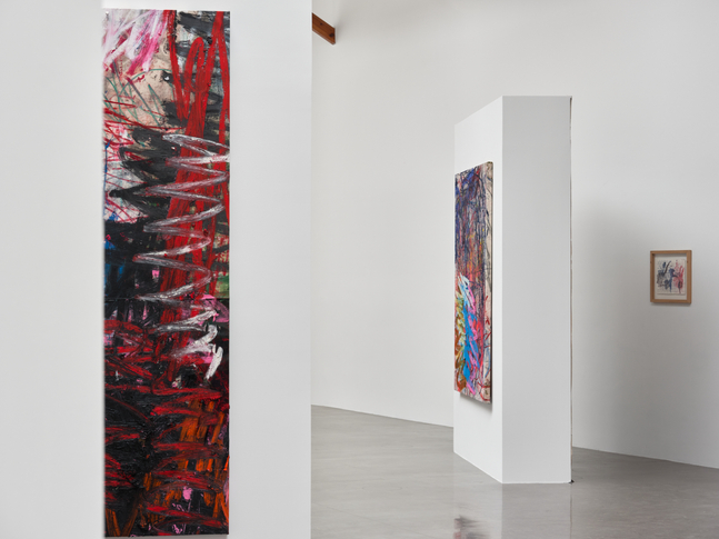 installation view oscar murillo: el pozo de agua, kurimanzutto mexico city, 2025. photo: reinis lismanis, courtesy the artist. copyright &amp;copy;️ oscar murillo⁠


&amp;nbsp;
