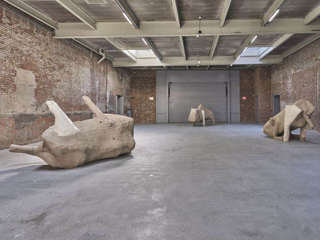 installation view of duane linklater: 12 + 2,&amp;nbsp;dia chelsea, new york, 2025.
photo: zach hyman