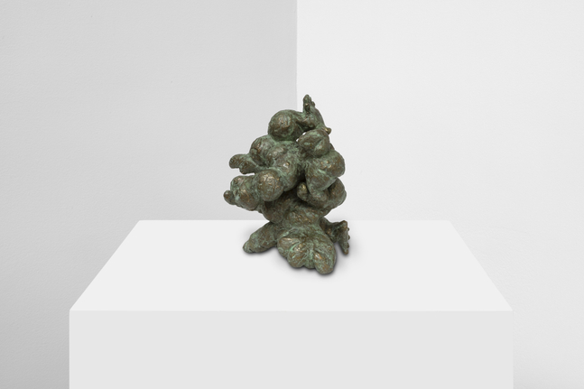 que se vaya la poes&amp;iacute;a si es necesario aqu&amp;iacute; solo queda un poema desecho, 4, 2023, bronce con p&amp;aacute;tina veteada verde, 24 x 19 x 13 cm


&amp;nbsp;
