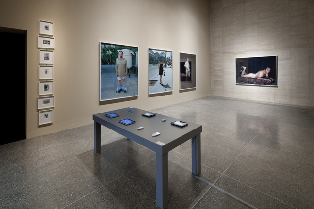 vista de instalaci&amp;oacute;n akram zaatari: the uneasy subject, museo de arte contempor&amp;aacute;neo de castilla y le&amp;oacute;n (musac), le&amp;oacute;n, espa&amp;ntilde;a, 2011. cortes&amp;iacute;a de musac