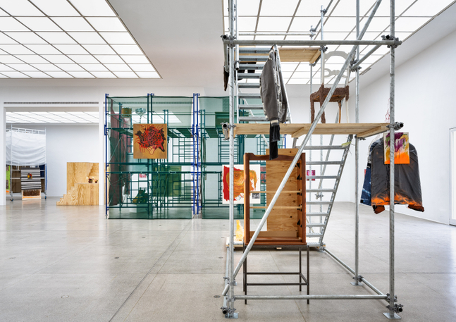 installation view of duane linklater:&amp;nbsp;m&amp;acirc;cistan,&amp;nbsp;secession, vienna, 2025.
photo: iris ranzinger