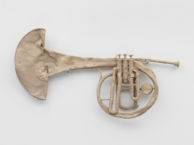 Behop opium umbrage

2015

Cast bronze

35 x 68 x 7 cm / 13 3/4 x 26 3/4 x 2 3/4 in

&amp;copy; Valentin Carron