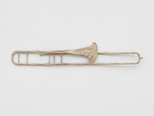 Fully ibuprofen fennec

2015

Cast bronze

19 x 109 x 3 cm / 7 1/2 x 42 7/8 x 1 1/8 in

&amp;copy; Valentin Carron