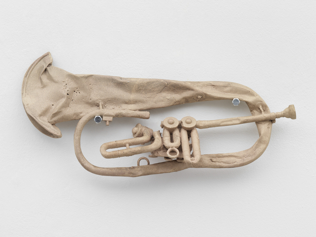 Africa cabaret radius

2015

Cast bronze

23 x 49 x 9 cm / 9 x 19 1/4 x 3 1/2 in

&amp;copy; Valentin Carron