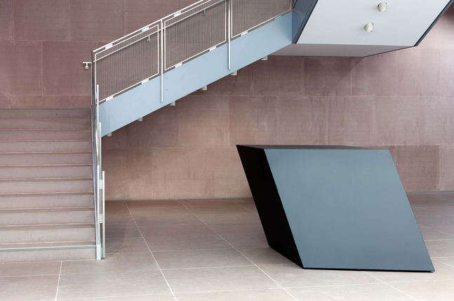 Steel, painted black
4 ft. &amp;times; 5 ft. &amp;times; 8 ft. 10 in. (121.9 &amp;times; 152.4 &amp;times; 269.2 cm), edition 2/3
Kunsthalle Bielefeld