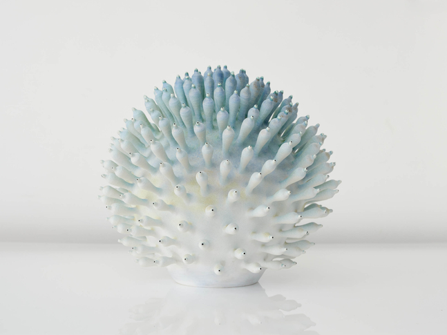 EVA ZETHRAEUS

Sea Green Cluster, 2025

Glazed porcelain, platinum

16&amp;quot; H x 17&amp;quot; Dia.