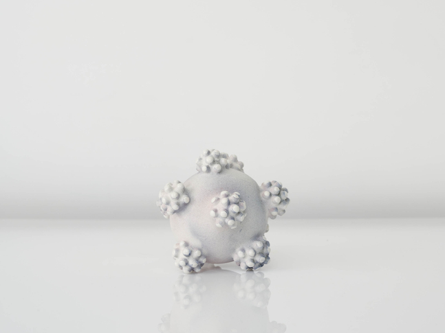 EVA ZETHRAEUS

Small Salmon-Pink Globe I, 2025

Glazed porcelain

6.75&amp;quot; H x 7&amp;quot; Dia.