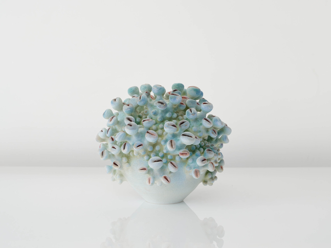 EVA ZETHRAEUS

Pale Green Cluster with Red Details, 2025

Glazed porcelain

11.75&amp;quot; H x 13&amp;quot; Dia.