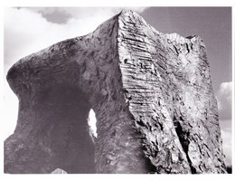 Henry Moore, Two Piece Reclining Figure No. 2, 1960