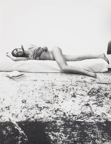 Sam Haskins, November floor, 1966