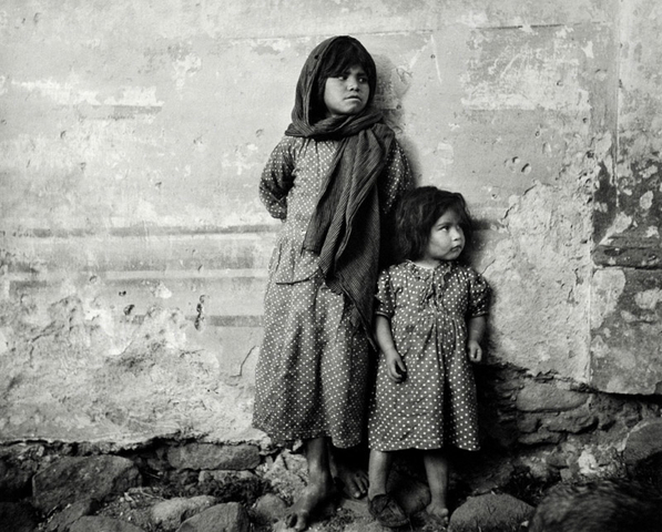 Reva Brooks, Irene y Antonia, circa 1955