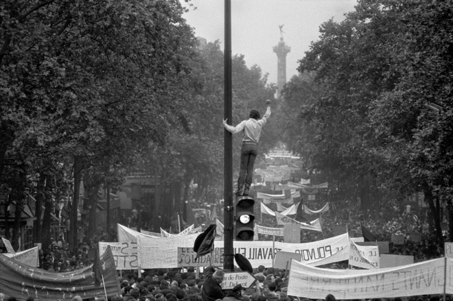 Bruno Barbey, One million demonstrators walking towards the Place de la Bastille, May 13th, 1968