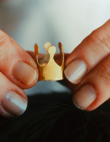 Cynthia Greig, Crown, 2001