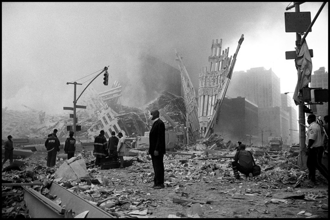 Larry Towell, World Trade Center, New York City, September 11, 2001