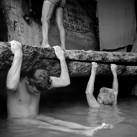 Ruth Kaplan, Hot Spring, Baile Herculaine, Romania, 1995