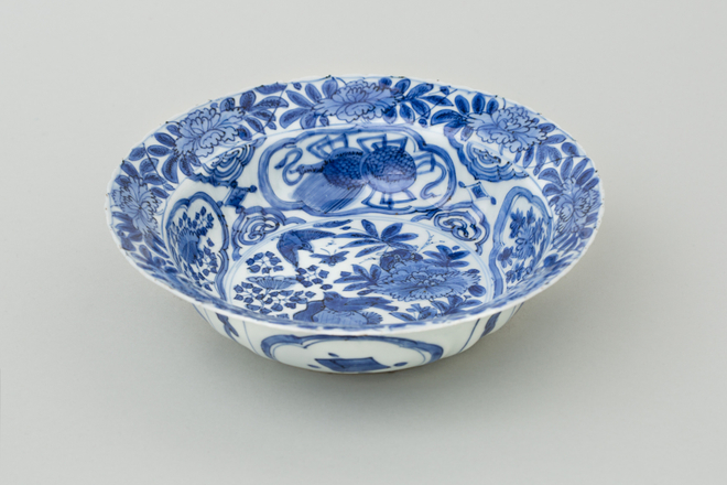 A FINE KRAAK BOWL, 1600-1610