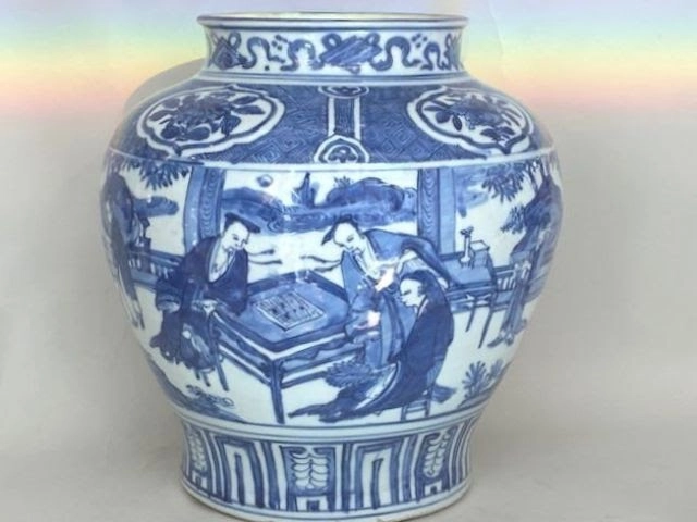 AN IMPOSING CHINESE MING BLUE AND WHITE 'SCHOLARS' JAR , Period: Wanli (1572 - 1620)