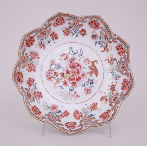A CHINESE FAMILLE ROSE LOTUS DISH, Qianlong (1736-1795)