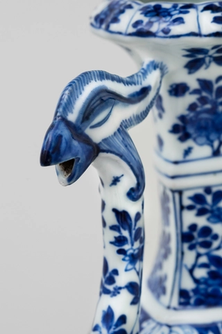 A CHINESE BLUE AND WHITE PHOENIX HEAD EWER, Kangxi (1662-1722)