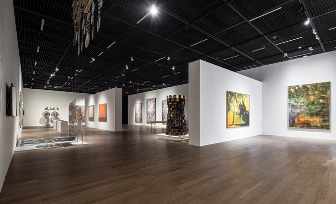 “时间引力：2023成都双年展 ”展览现场 Installation of Time Gravity: 2023 Chengdu Biennale