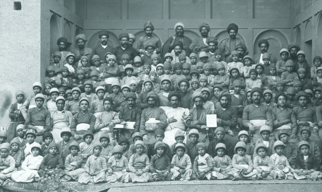 Ernest Hoeltzer , Zoroastrians at Yezd, mostly rich merchants, Late 19th Century