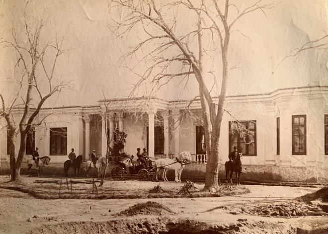 Antoin Sevruguin, A European family in a horse drawn carriage, Late 19th Century